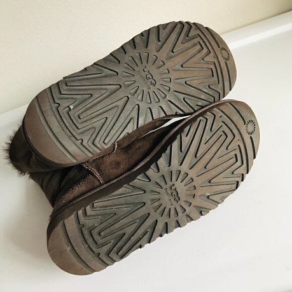 UGG Brown Bailey Button II 5803 Size US 7 EU 37.5 - Picture 7 of 11